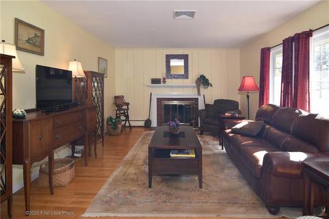 5 Algonquin Dr, Warwick, RI 02888 photo 4
