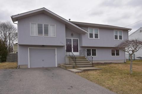 207 Wellspring Dr, Warwick, RI 02886 photo 2