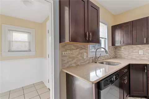 34 New St, Mapleville, RI 02839 photo 8