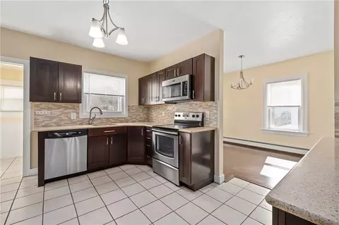 34 New St, Mapleville, RI 02839 photo 7