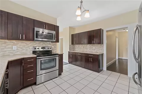 34 New St, Mapleville, RI 02839 photo 5