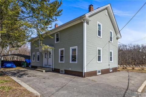 34 New St, Mapleville, RI 02839 photo 4