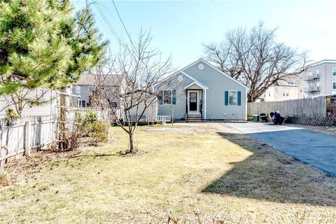 568 Grove St, Woonsocket, RI 02895 photo 2