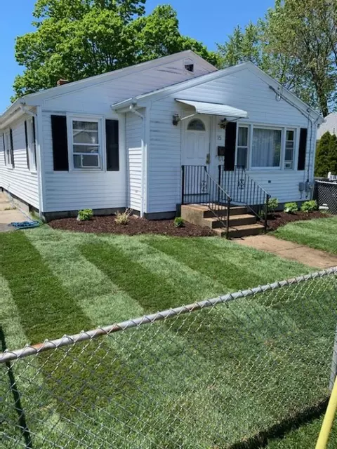 15 Gail Ave, Cranston, RI 02905