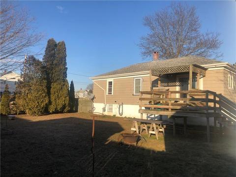 81 Salisbury St, Fall River, MA 02724 photo 4