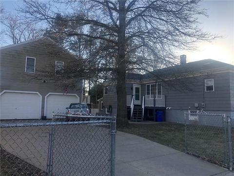 81 Salisbury St, Fall River, MA 02724 photo 3