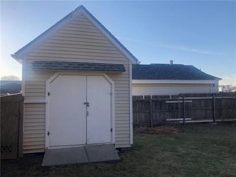 81 Salisbury St, Fall River, MA 02724 photo 5