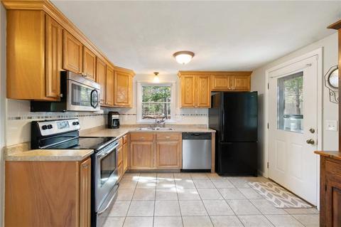 28 Mockingbird Dr, Exeter, RI 02822 photo 5
