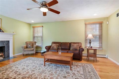 81 Castleton Dr, Cranston, RI 02921 photo 6