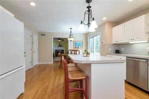81 Castleton Dr, Cranston, RI 02921 photo 12