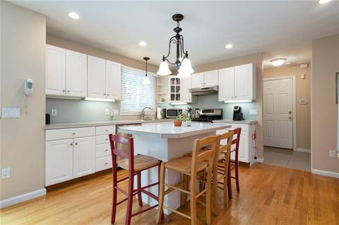 81 Castleton Dr, Cranston, RI 02921 photo 10