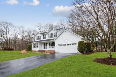 81 Castleton Dr, Cranston, RI 02921 photo 2