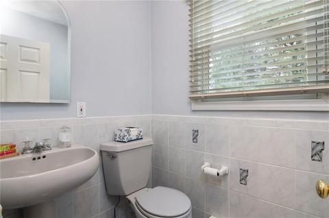81 Castleton Dr, Cranston, RI 02921 photo 16