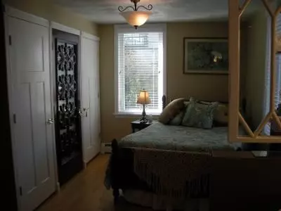75 Point Ave, Warwick, RI 02889 photo 12