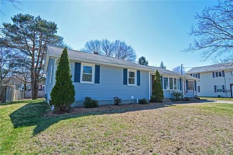 103 Nancy Ct, Woonsocket, RI 02895 photo 3