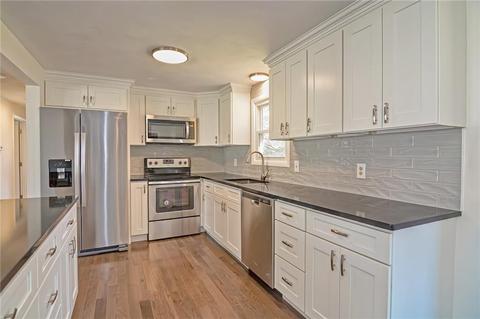 103 Nancy Ct, Woonsocket, RI 02895 photo 8