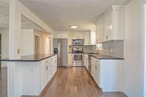 103 Nancy Ct, Woonsocket, RI 02895 photo 7