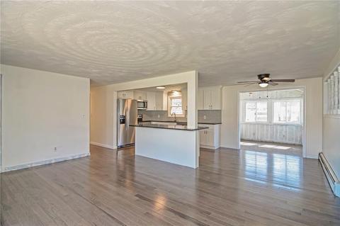 103 Nancy Ct, Woonsocket, RI 02895 photo 4