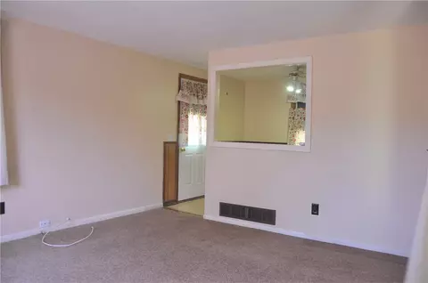 5 Vera Rd, Coventry, RI 02816 photo 4