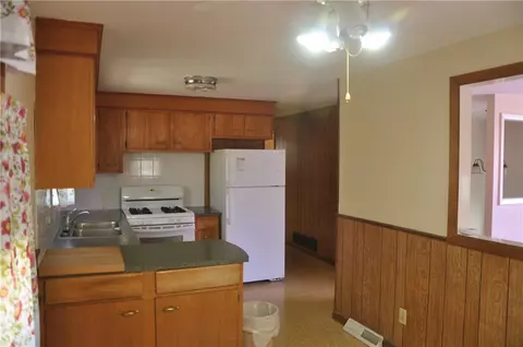 5 Vera Rd, Coventry, RI 02816 photo 8