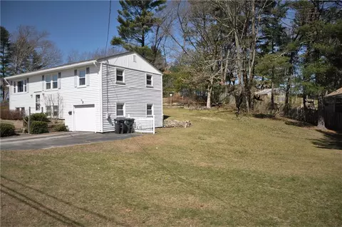 5 Vera Rd, Coventry, RI 02816 photo 3