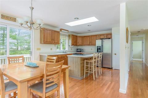 20 Pickering Dr, Westerly, RI 02891 photo 8