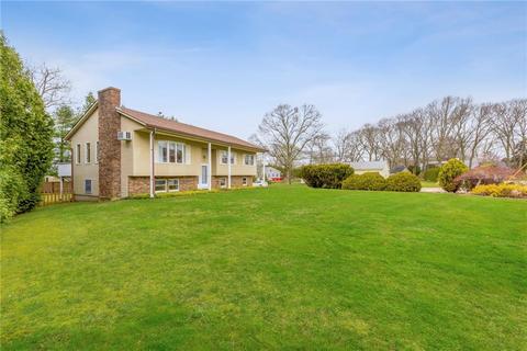 20 Pickering Dr, Westerly, RI 02891 photo 2
