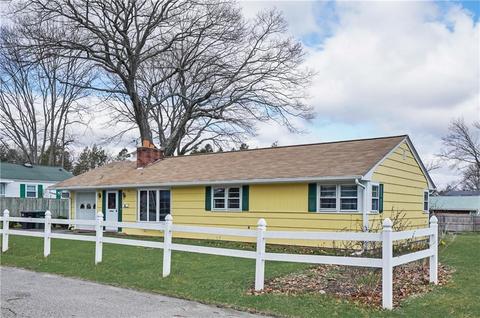 39 Ray St, Coventry, RI 02816 photo 2
