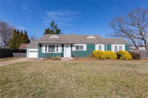 10 Galant Dr, Warwick, RI 02886 photo 1