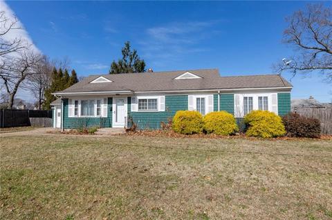 10 Galant Dr, Warwick, RI 02886 photo 2