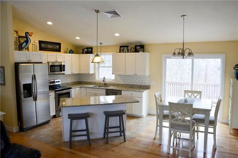 124 Brightside Ave, Warwick, RI 02889 photo 4