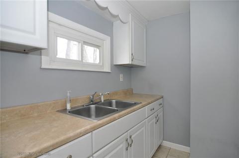 95 Mohawk Ave, Warwick, RI 02889 photo 22