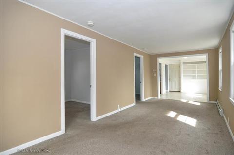95 Mohawk Ave, Warwick, RI 02889 photo 5
