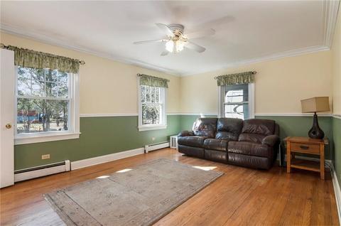 5 Champlin Dr, Hopkinton, RI 02804 photo 3