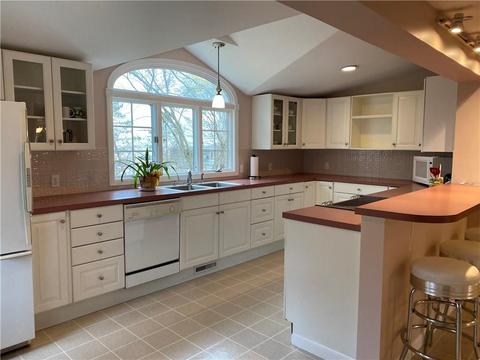 133 Cushing Rd, Warwick, RI 02888 photo 4