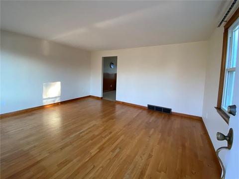 88 Dixie Ave, Warwick, RI 02889 photo 3