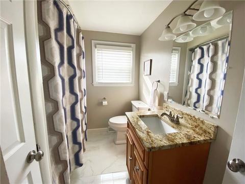 42 Uxbridge St, Cranston, RI 02920 photo 5