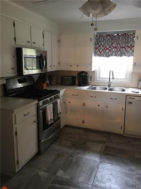 104 Edmond Dr, Warwick, RI 02886 photo 4