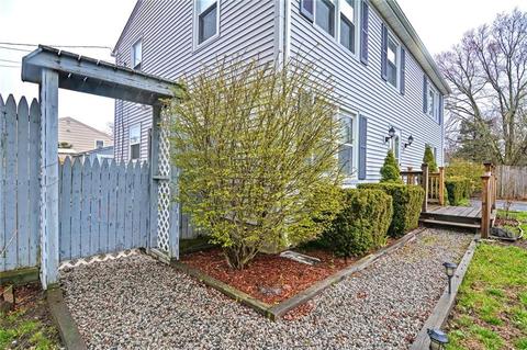 147 Bend St, Warwick, RI 02889 photo 4