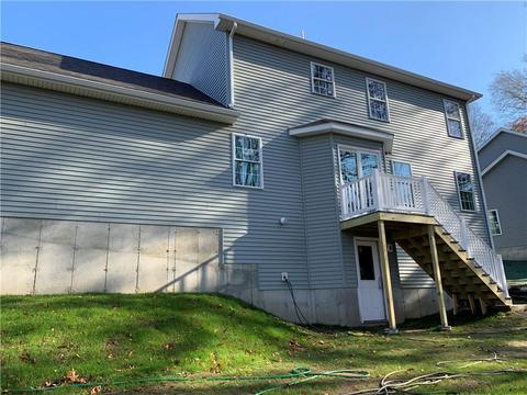 33 Liane Dr, Woonsocket, RI 02895 photo 2
