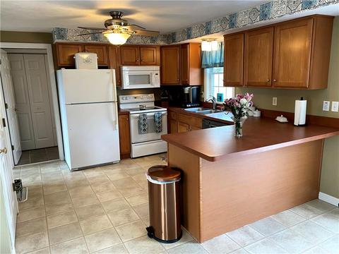 31 Edgewood Ave, Woonsocket, RI 02895 photo 12