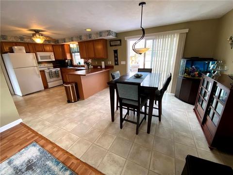 31 Edgewood Ave, Woonsocket, RI 02895 photo 11