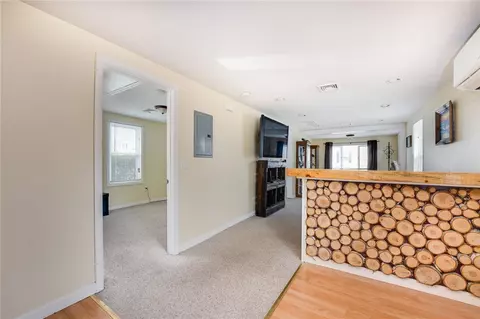 79 Uncas St, Warwick, RI 02889 photo 7
