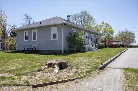 1102 Buttonwoods Ave, Warwick, RI 02886 photo 4