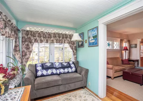 1102 Buttonwoods Ave, Warwick, RI 02886 photo 18