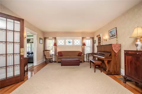 1102 Buttonwoods Ave, Warwick, RI 02886 photo 14