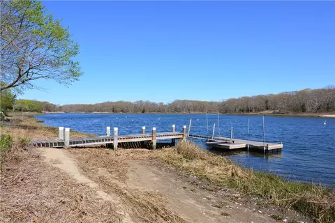 1102 Buttonwoods Ave, Warwick, RI 02886 photo 9