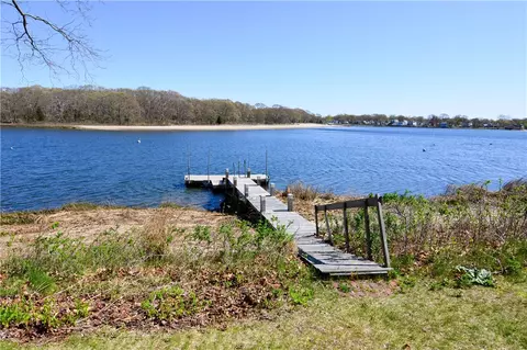 1102 Buttonwoods Ave, Warwick, RI 02886 photo 8