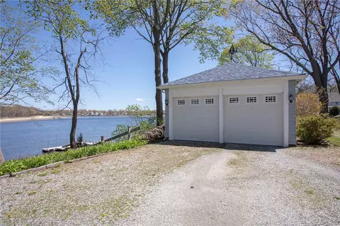 1102 Buttonwoods Ave, Warwick, RI 02886 photo 5