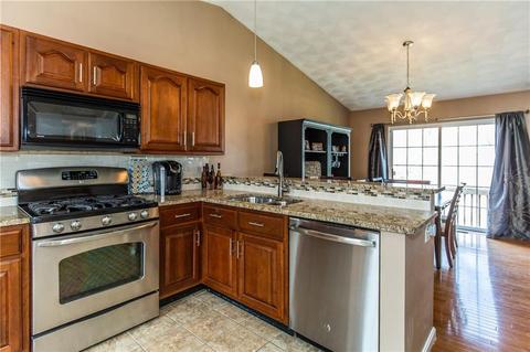 9 Moss Ln, Coventry, RI 02816 photo 6